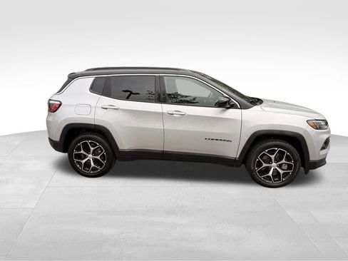 Used 2024 Jeep Compass Limited AWD/4WD image 7