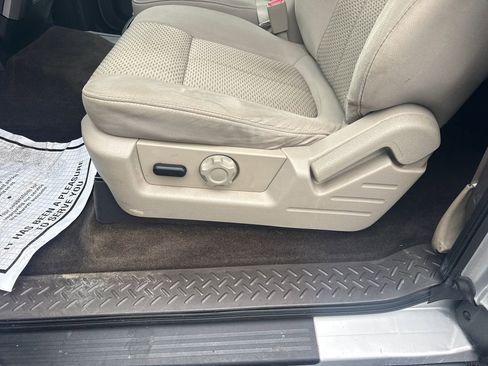 Used 2010 Ford F150 XLT image 22