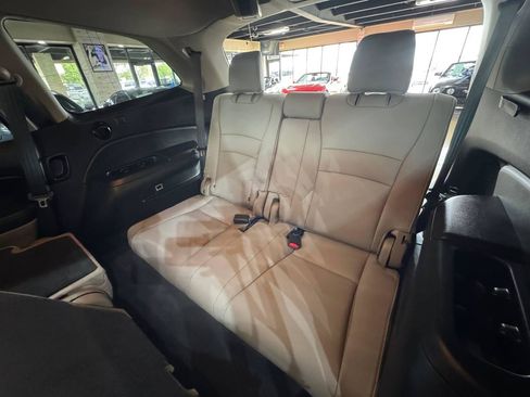 Used 2017 Honda Pilot EX-L image 16
