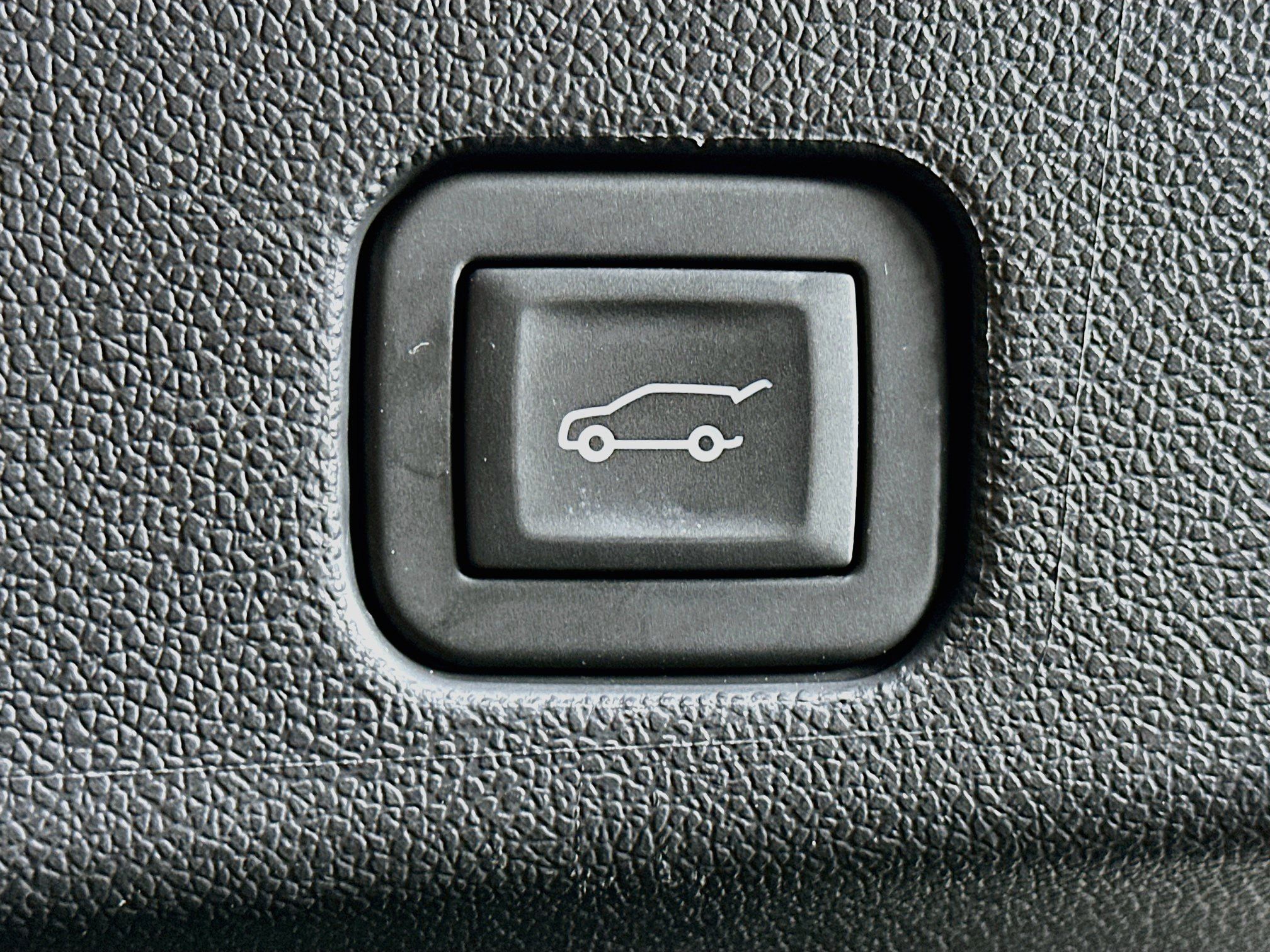 Used 2025 Buick Enclave Preferred FWD image 31