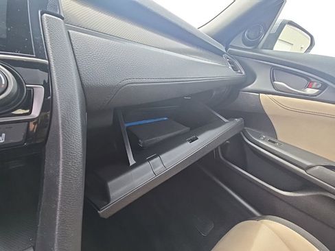 Used 2019 Honda Civic EX image 18