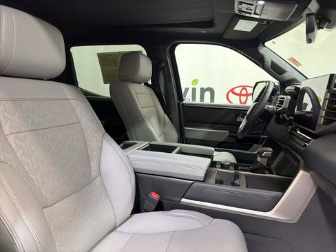 Used 2025 Toyota Tundra Limited AWD/4WD image 10