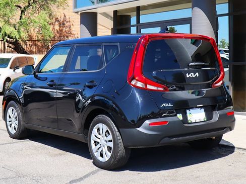 Used 2022 Kia Soul LX FWD image 9