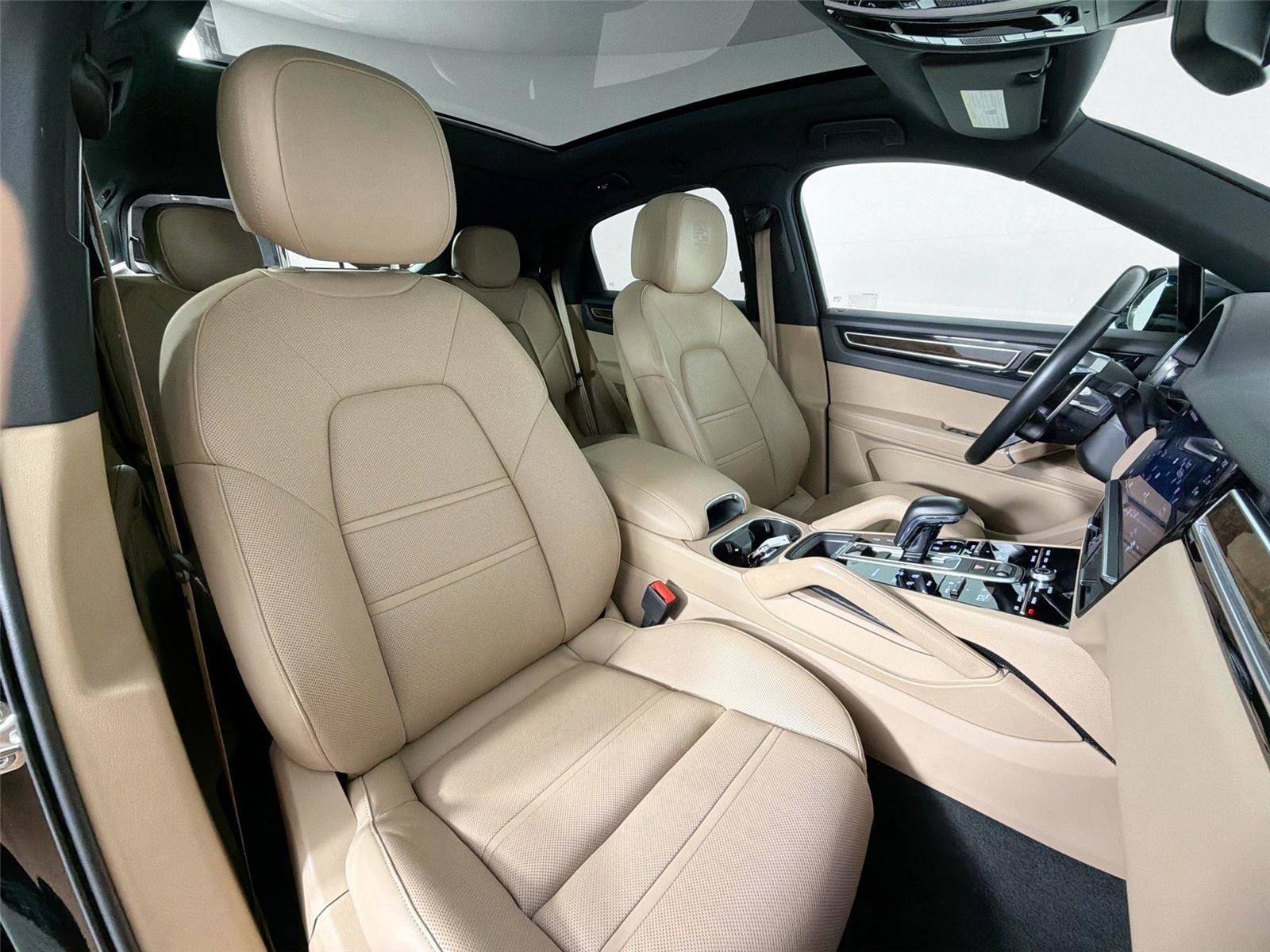 Certified 2022 Porsche Cayenne Platinum Edition AWD/4WD image 28