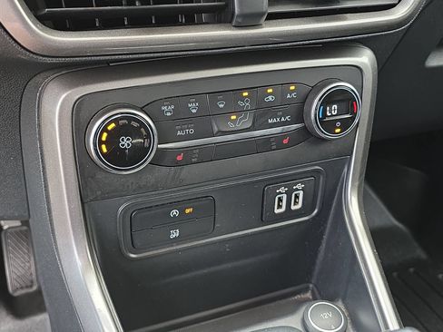 Used 2021 Ford EcoSport SE FWD image 25