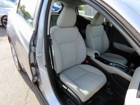 Certified 2022 Honda HR-V LX image 16