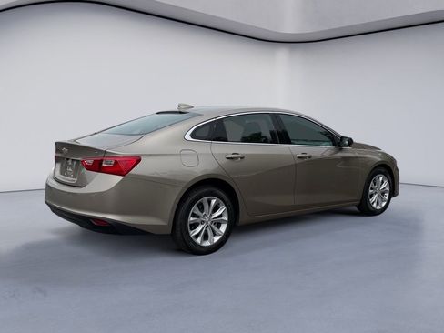 Used 2025 Chevrolet Malibu LT FWD image 5