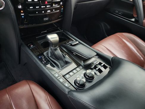 Used 2016 Lexus LX 570 4WD w/ Luxury Package image 22