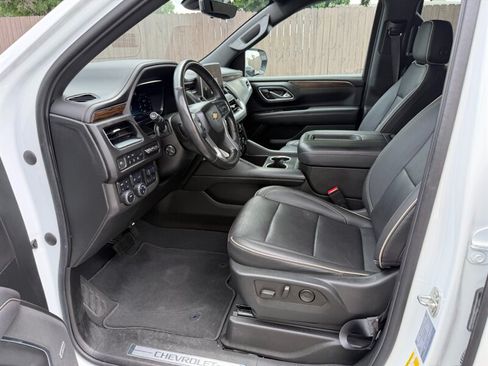 Used 2022 Chevrolet Suburban Premier w/ Premium Package AWD/4WD image 19