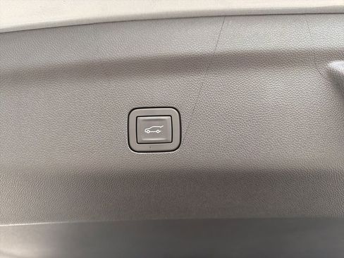 New 2025 Chevrolet Suburban Premier AWD/4WD image 15