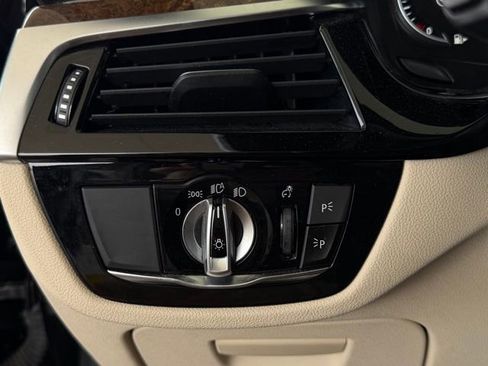 Used 2019 BMW 540i w/ Convenience Package image 19