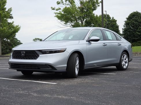 Certified 2025 Honda Accord LX image 14