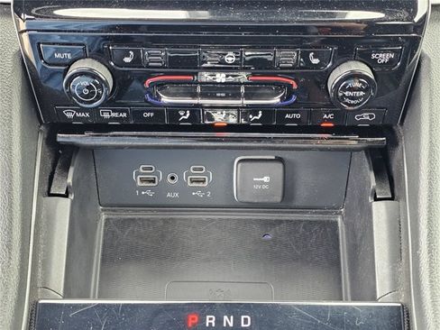 Used 2024 Jeep Grand Cherokee Altitude RWD image 55