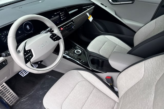 New 2026 Kia Niro Wave w/ Wave Preserve Package FWD image 11