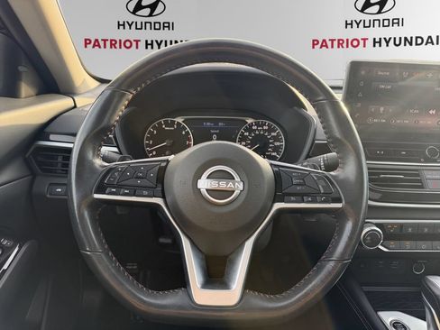 Used 2024 Nissan Altima 2.5 SR w/ SR Premium Package FWD image 12