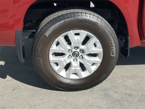 Used 2023 Nissan Frontier SV w/ SV Convenience Package image 6