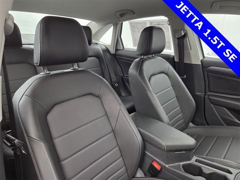 Used 2023 Volkswagen Jetta SE image 15