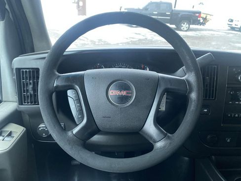 Used 2015 GMC Savana 2500 image 2