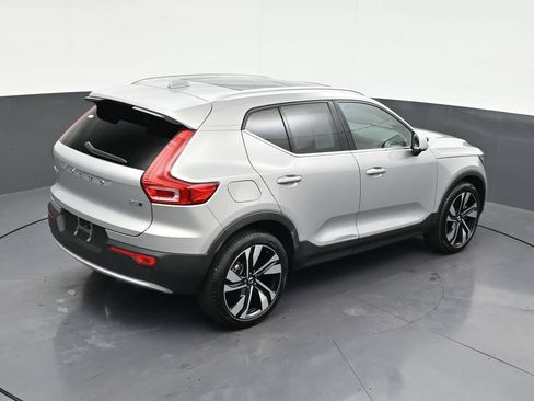 Used 2023 Volvo XC40 B5 Plus AWD/4WD image 21