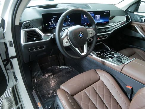 Used 2026 BMW X7 xDrive40i image 13