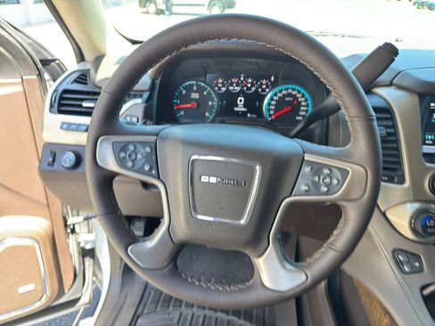 Used 2018 GMC Yukon Denali w/ Denali Ultimate Package RWD image 16