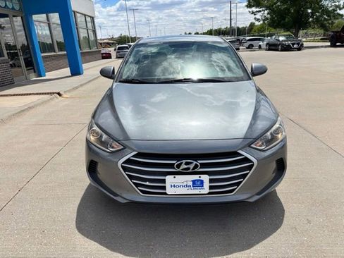 Used 2017 Hyundai Elantra SE w/ Cargo Package FWD image 2