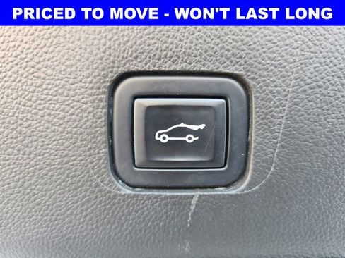 Used 2022 Chevrolet Traverse High Country AWD/4WD image 38