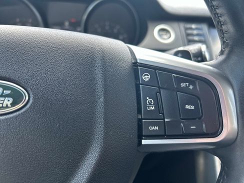 Used 2017 Land Rover Discovery Sport SE AWD/4WD image 23