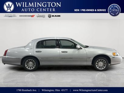Used 2001 Lincoln Town Car Signature