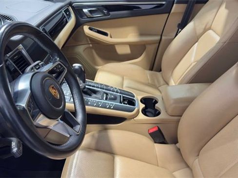 Used 2017 Porsche Macan S image 21