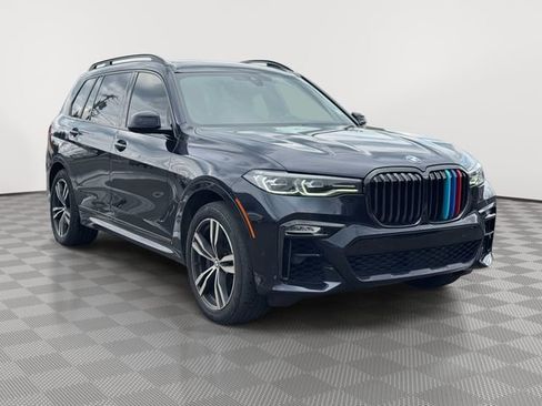 Used 2021 BMW X7 xDrive40i w/ M Sport Package AWD/4WD image 4