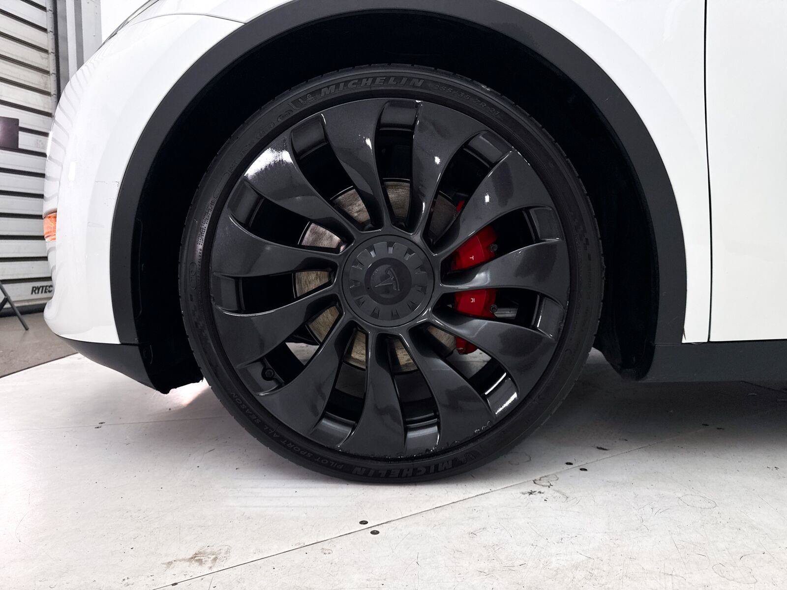 Used 2023 Tesla Model Y Performance AWD/4WD image 14