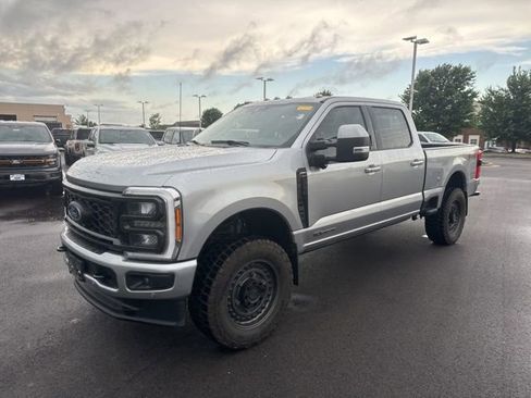 Used 2023 Ford F350 Lariat w/ Lariat Ultimate Package AWD/4WD image 3