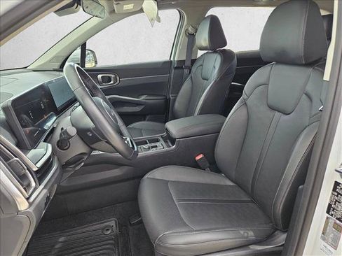 Used 2024 Kia Sorento EX w/ Panoramic Sunroof Package FWD image 17