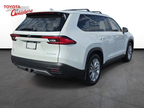 Used 2024 Toyota Grand Highlander Platinum AWD/4WD image 5