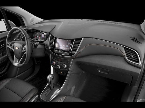 Used 2019 Chevrolet Trax LT w/ Sun & Sound Package FWD image 44
