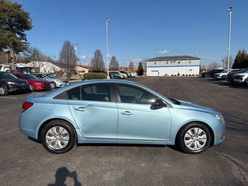 Used 2012 Chevrolet Cruze LS w/ Connectivity Package image 6