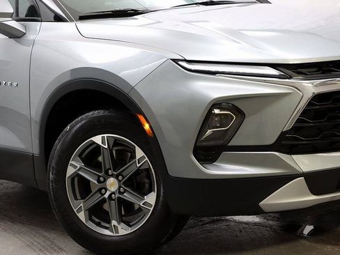Used 2024 Chevrolet Blazer LT image 3