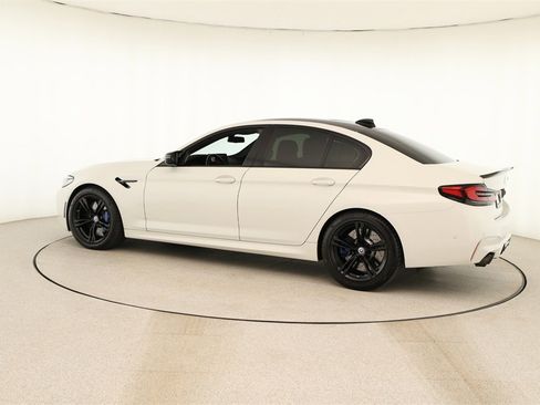 Used 2023 BMW M5 w/ Executive Package image 3