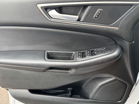 Used 2023 Ford Edge SEL image 9