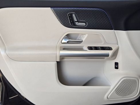 Used 2025 Mercedes-Benz GLA 250 image 11