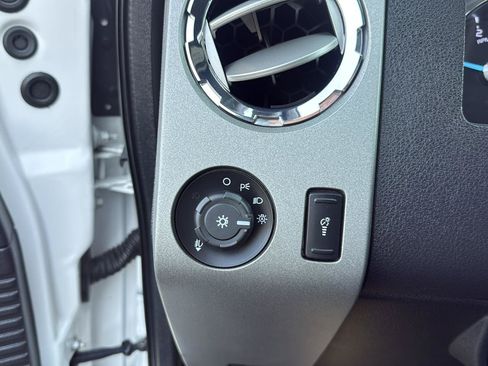 Used 2011 Ford F250 Lariat w/ Lariat Interior Pkg AWD/4WD image 18