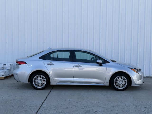 Used 2025 Toyota Corolla LE FWD image 3