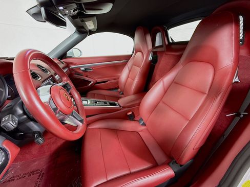 Certified 2024 Porsche 718 Boxster image 5