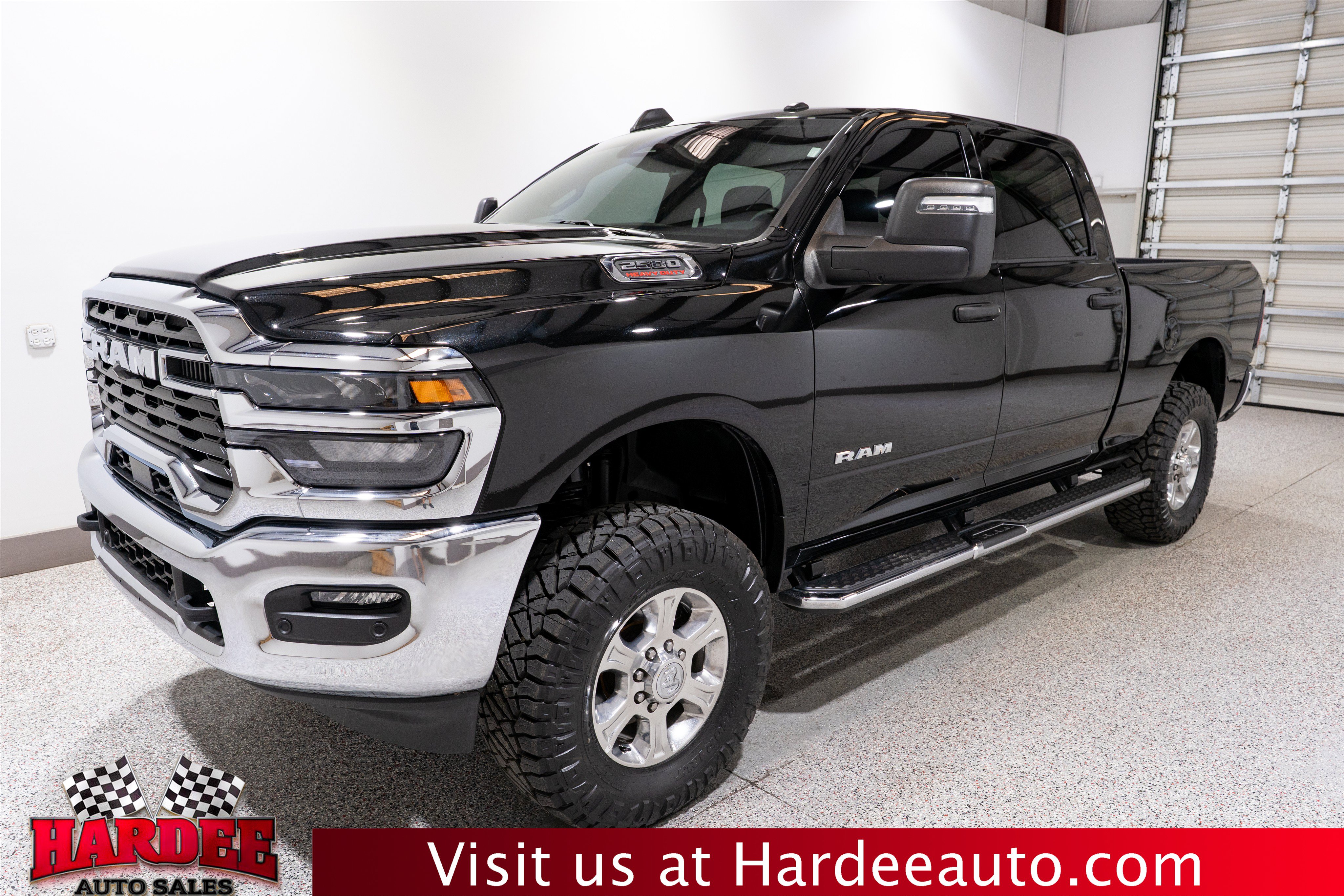 Used 2025 RAM 2500 Big Horn AWD/4WD image 2
