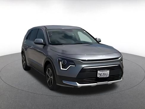 Used 2026 Kia Niro LX FWD image 3