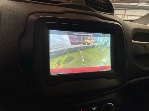 Used 2021 Jeep Renegade Sport image 19