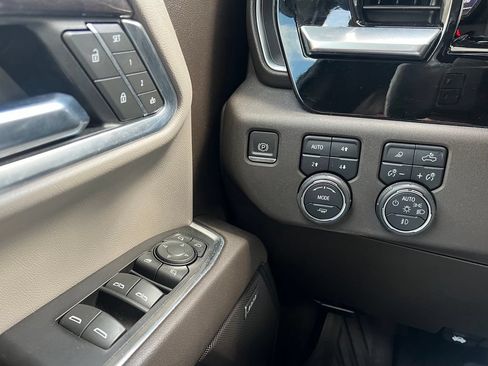 Used 2022 Chevrolet Silverado 1500 LTZ AWD/4WD image 20