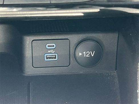 Used 2022 Ford Escape SE image 24