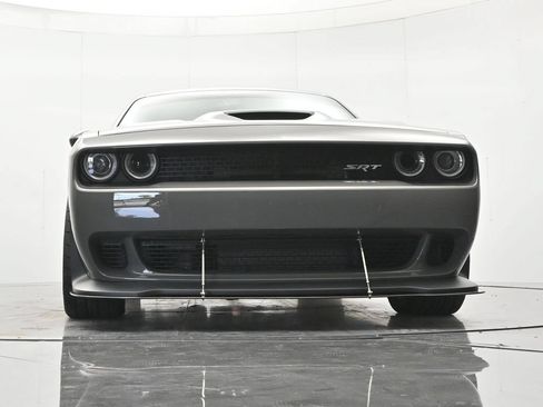 Used 2017 Dodge Challenger SRT Hellcat RWD image 38